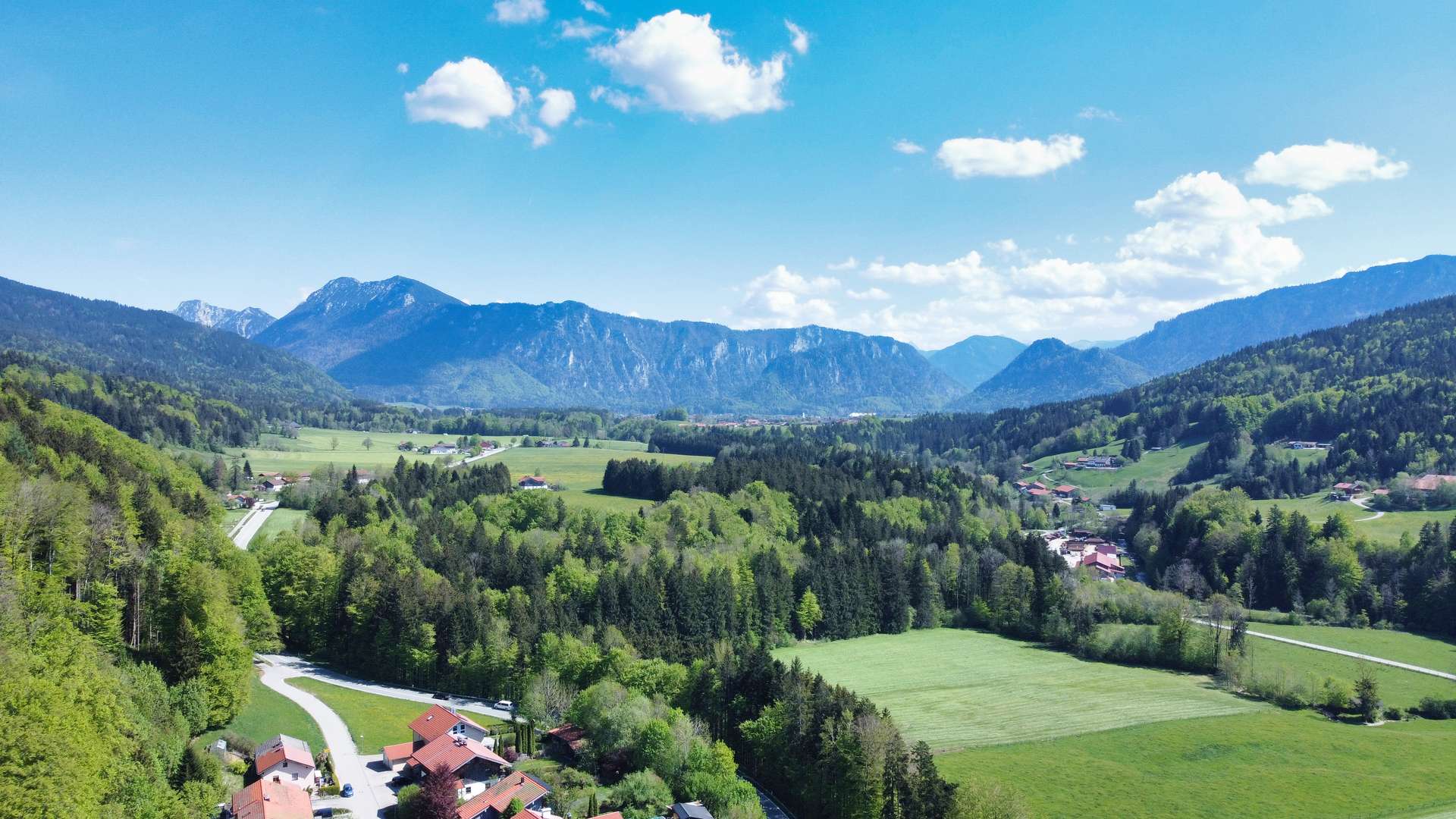 Modernes, luxuriöses Bauernanwesen – Ruhige, sonnige Panoramalage, Naturpool – Chiemgau