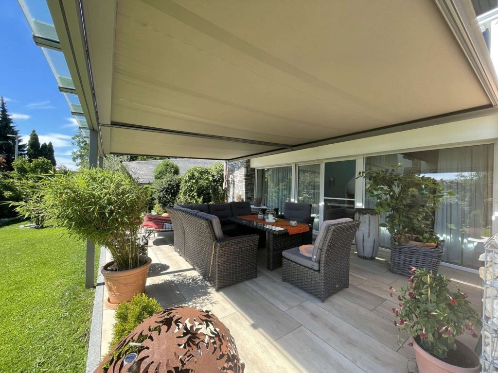 Saniertes Zweifamilienhaus mit XXL-Garage (4PKWs) – ruhig & sonnig zw. Chieming und Traunstein