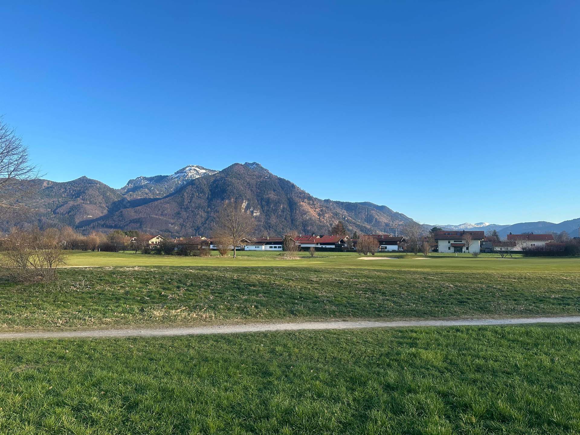 Ruhig & sonnig im Achental – Barrierefreie Neubauwohnung mit Terrasse & Garten im Luftkurort Grassau