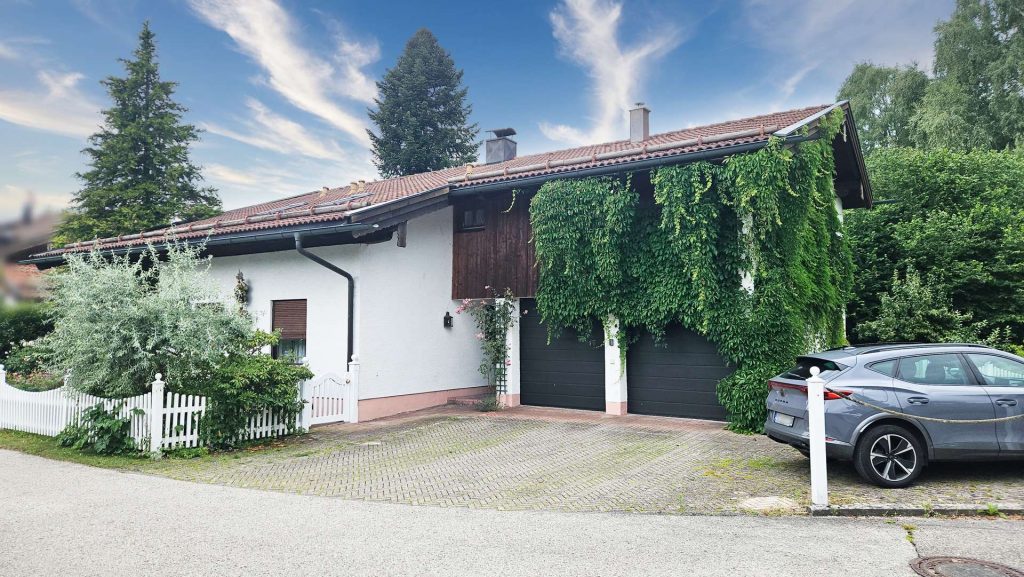 Stilvolles Landhaus in Seebruck – 150m Entfernung zum Chiemsee / Yachthafen – 2 Einliegerwohnungen