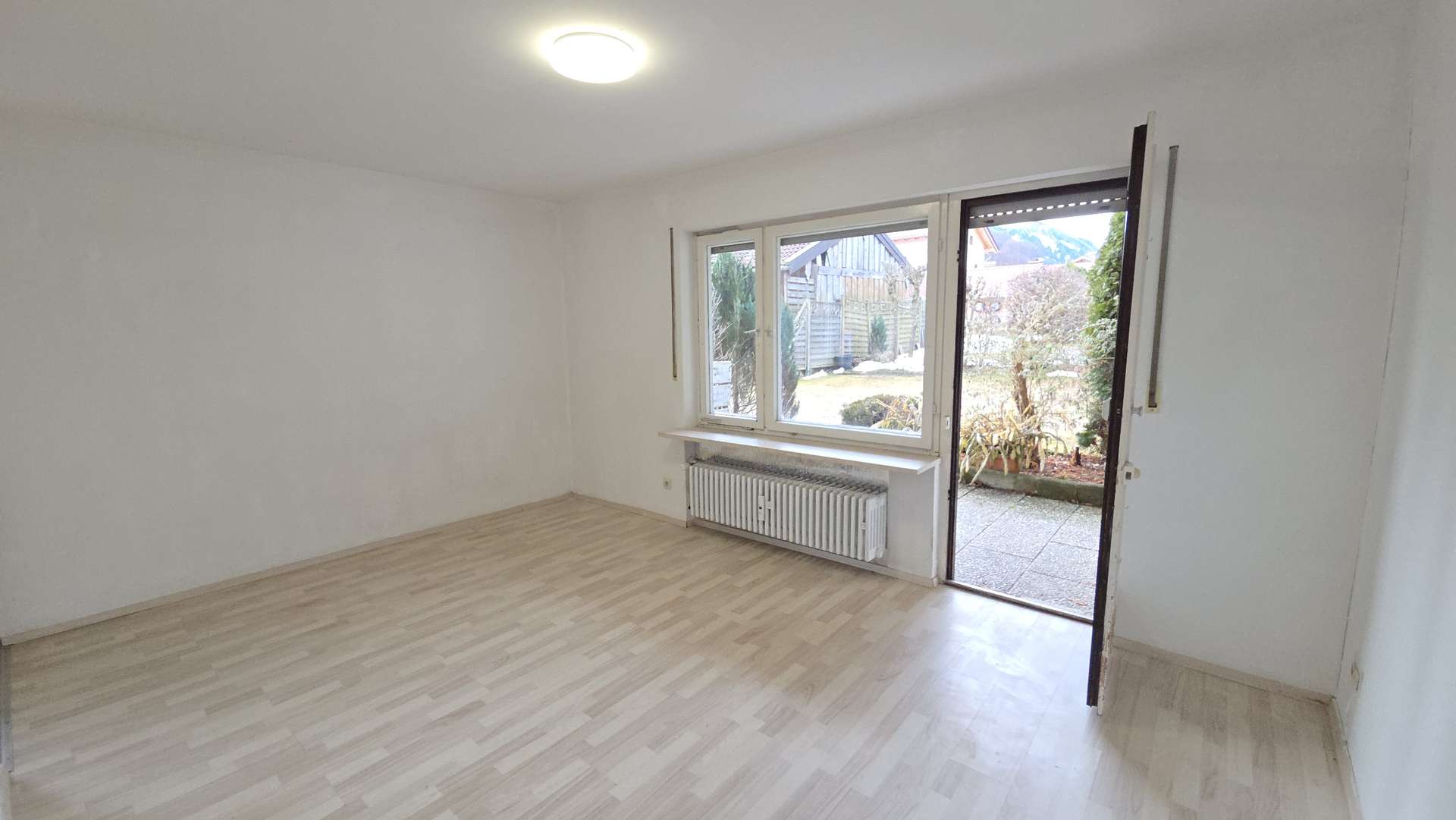 Zentral & ruhig in Ruhpolding – 2-Zimmer Erdgeschosswohnung in sehr guter Lage – Außenstellplatz