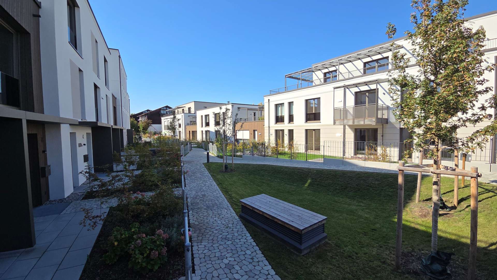 Barrierefreie Gartenwohnung im Chiemgau – hochwertige Ausstattung und „Rundumsorglos- Service“