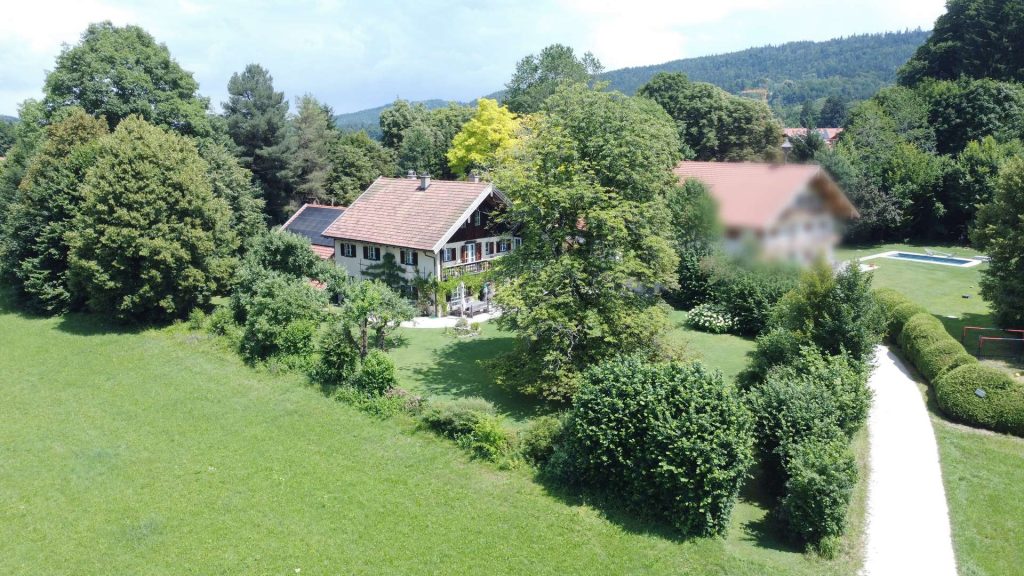 Charmantes, stilechtes Bauernanwesen mit 2.600 m² Grundstück in idyllischer exponierter Lage