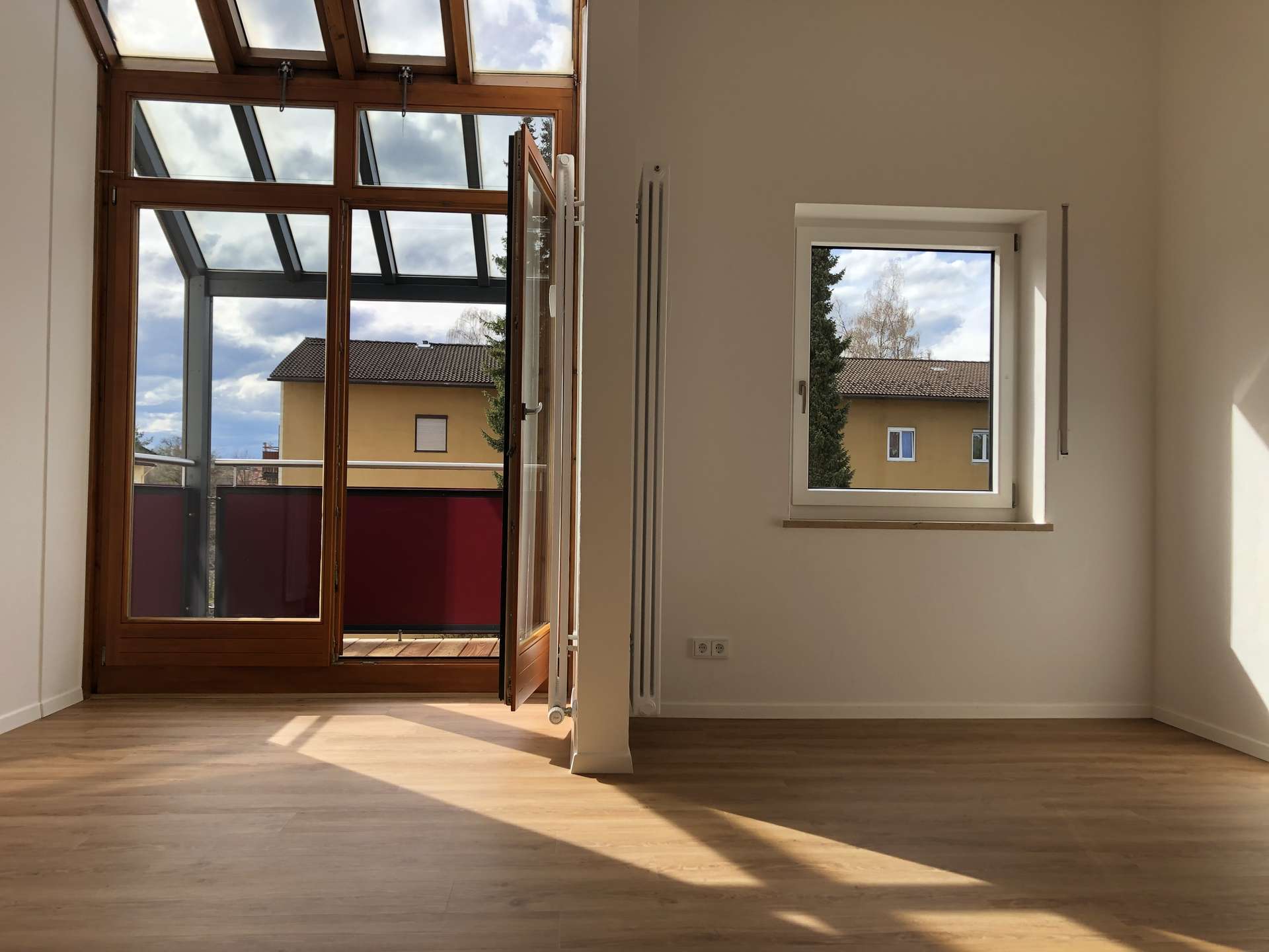 2-Zimmer Dachgeschoss Wohnung in Traunstein – Außenstellplatz, Keller