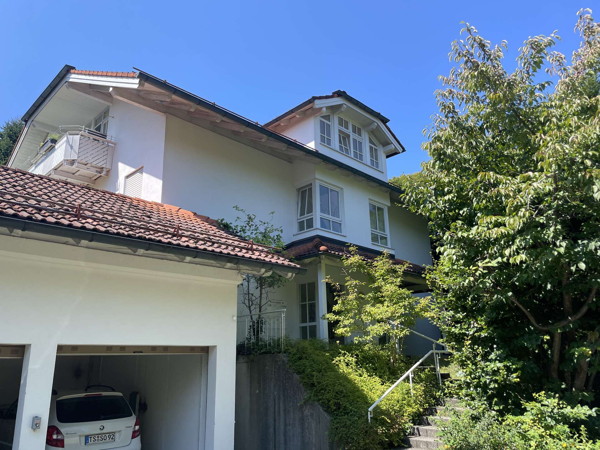 Beste Lage – Vermietete 55m² Terrassenwohnung in Traunstein – zentral, ruhig, Garage, Keller