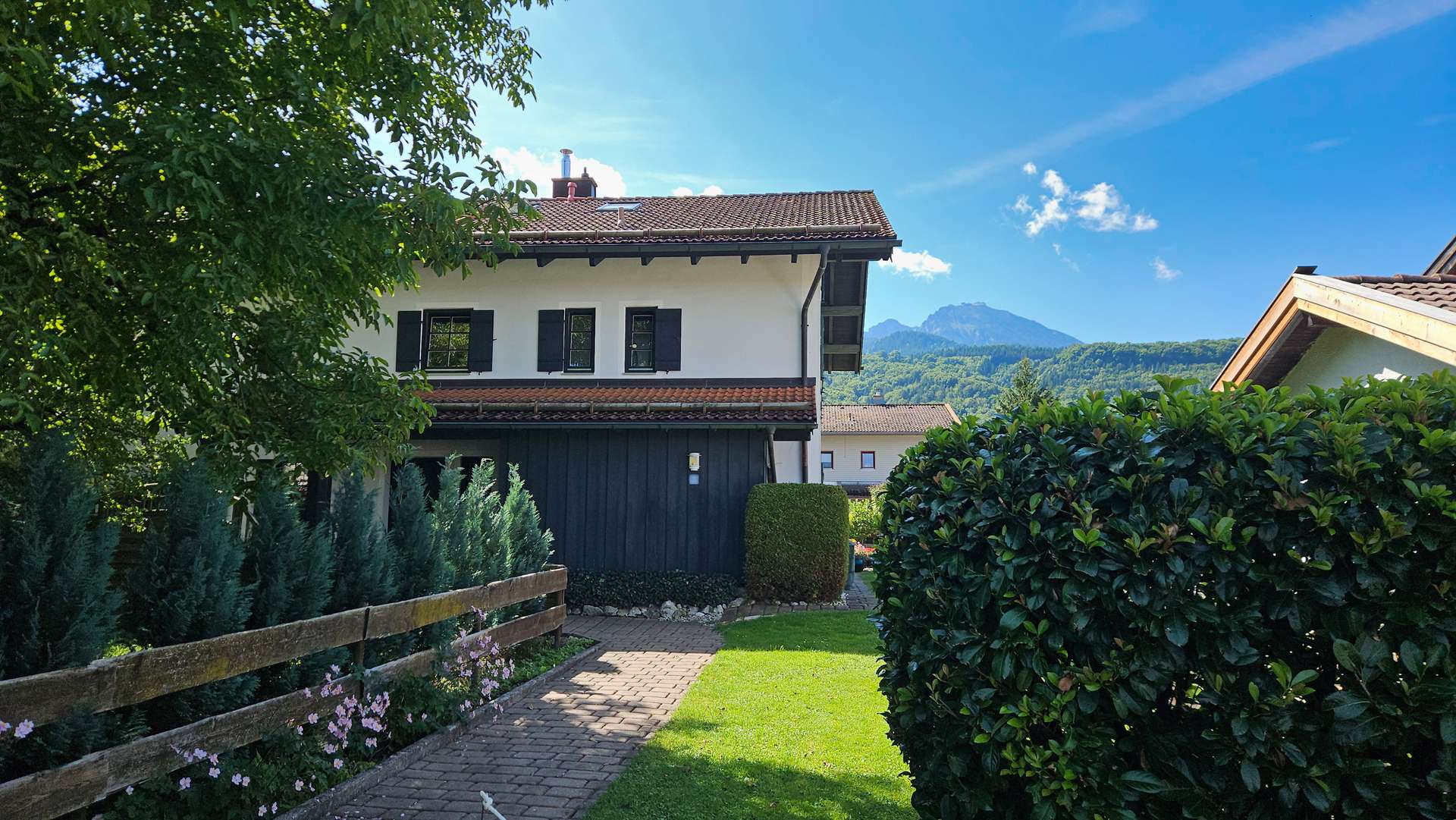 Wohnen im Chiemgau mitten in den Bergen – Helle 107qm, 3-Zimmer Eigentumswohnung – Garage, Balkon