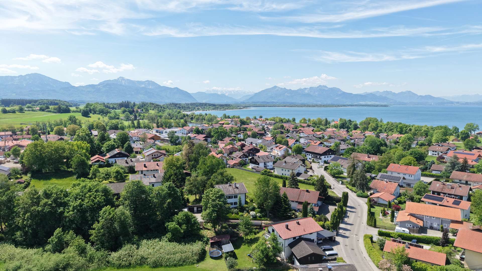 TOP Lage – Attraktives 816qm Baugrundstück mit Abrisshaus in Chieming am Chiemsee