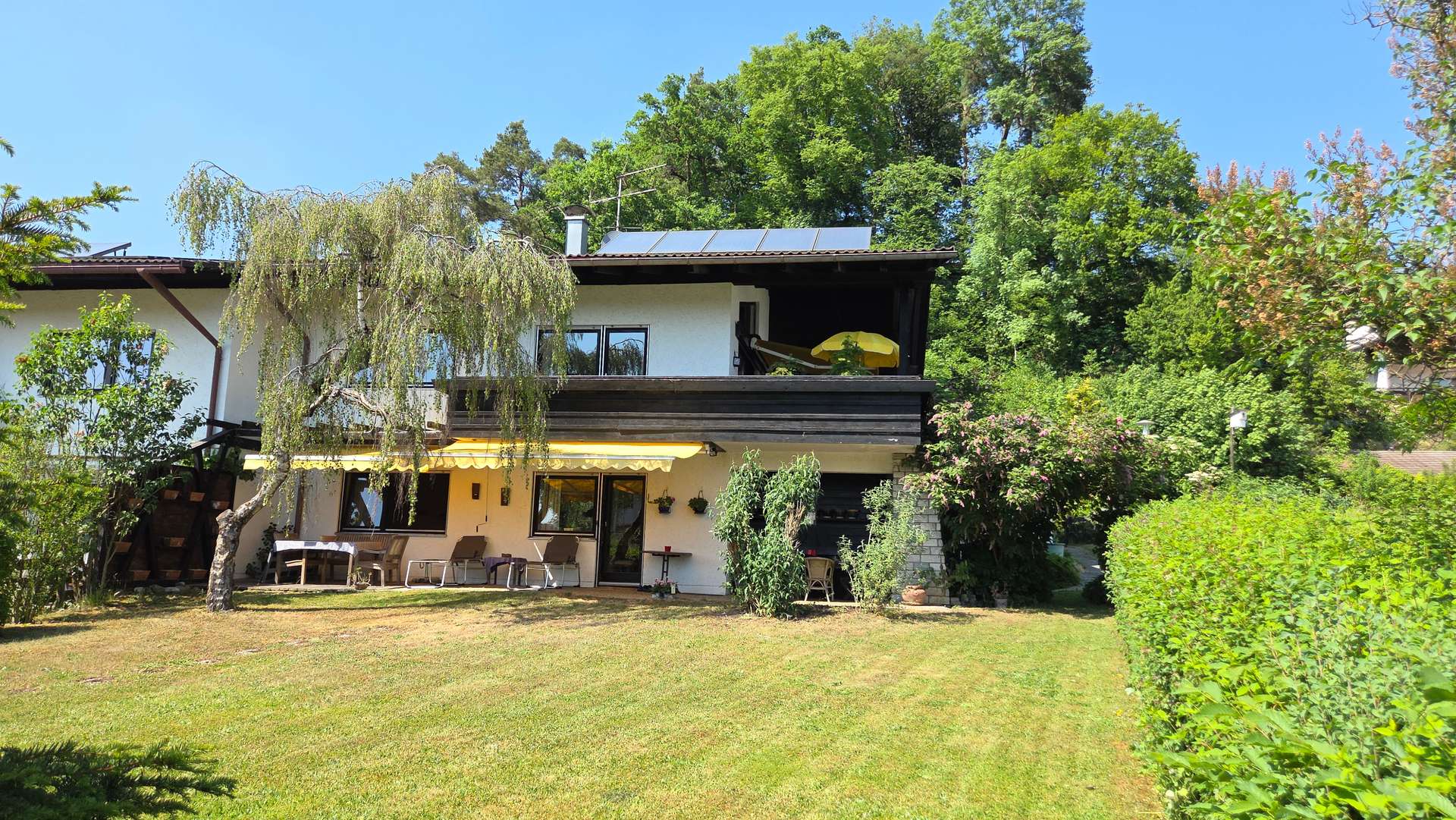 Familienfreundliches Landhaus am Fasanenjäger mit sonnigem Gartengrund und Loggia – 6 Zi., 2 Garagen