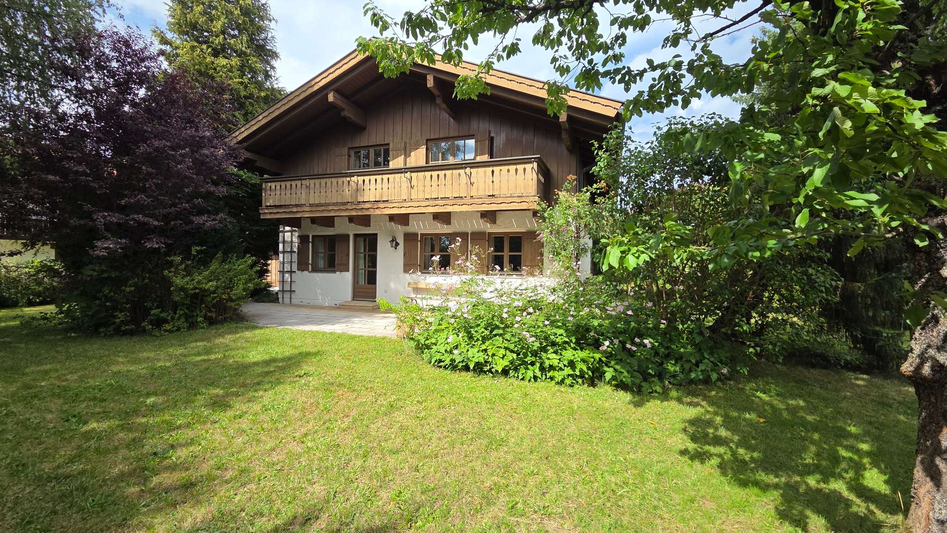 Ideal für Familien in Traunstein – Gepflegtes Einfamilienhaus mit 6 Zimmern – 1.100m² Grundstück