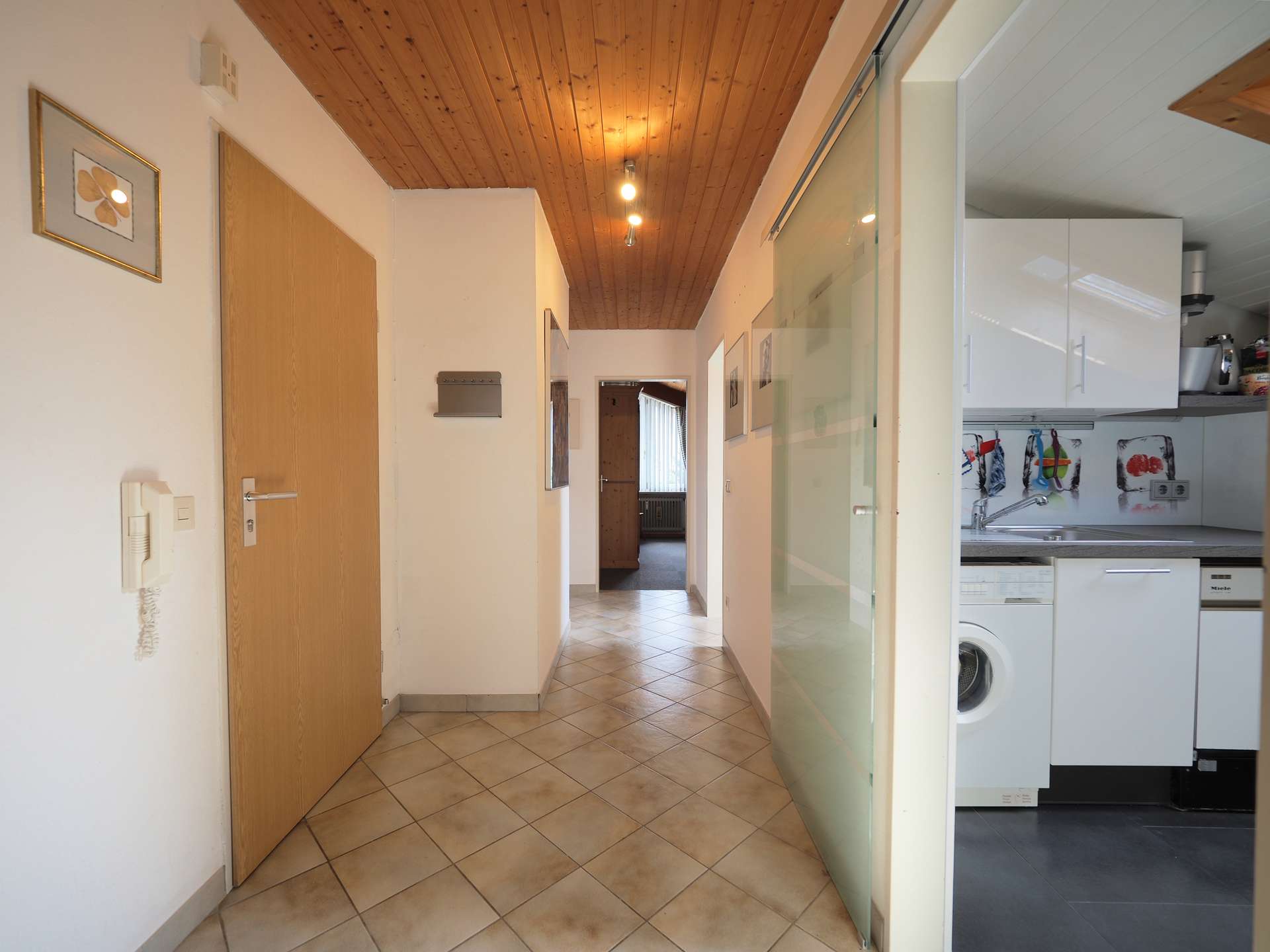Möblierte & modernisierte 3-Zimmer Atelierwohnung mit Bergblick im Chiemgau